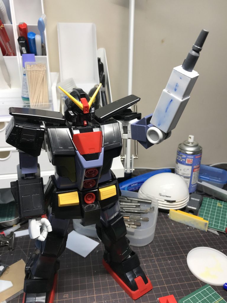 見ての通りほぼサイコガンダムのままですね。
このあと銃の基部をひっくり返しました