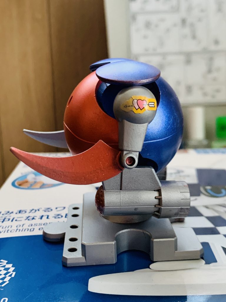 左はメタレッドで塗装しました。