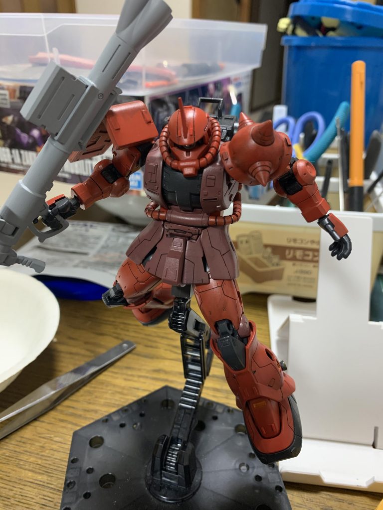 モノアイにはメタルパーツを入れました。