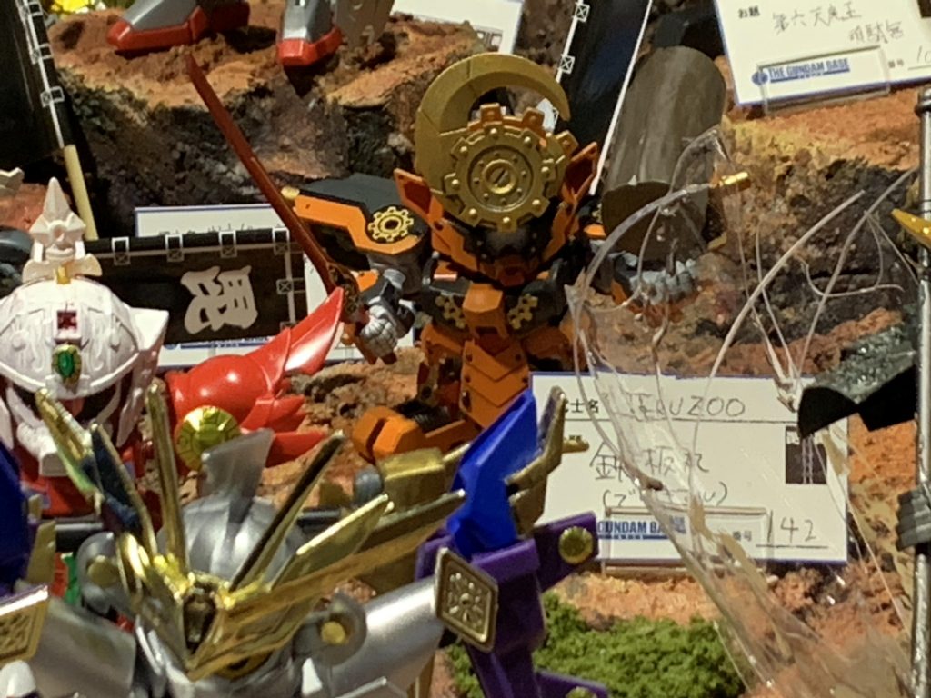 ガンダムベース東京のBB戦士ワールド、
謙信軍に参戦してます！
赤土の地面にオレンジで目立たない(笑)