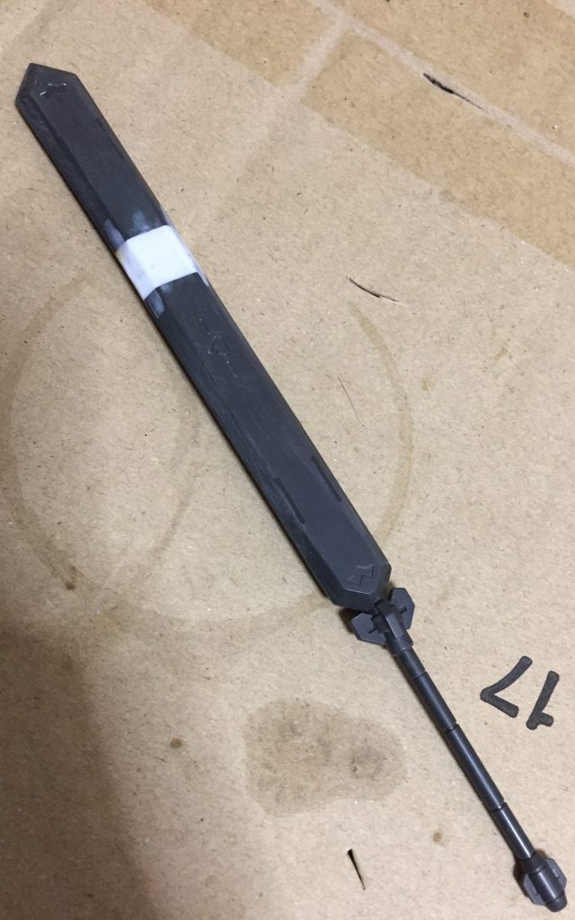 メイスも少しばかり延長させています。