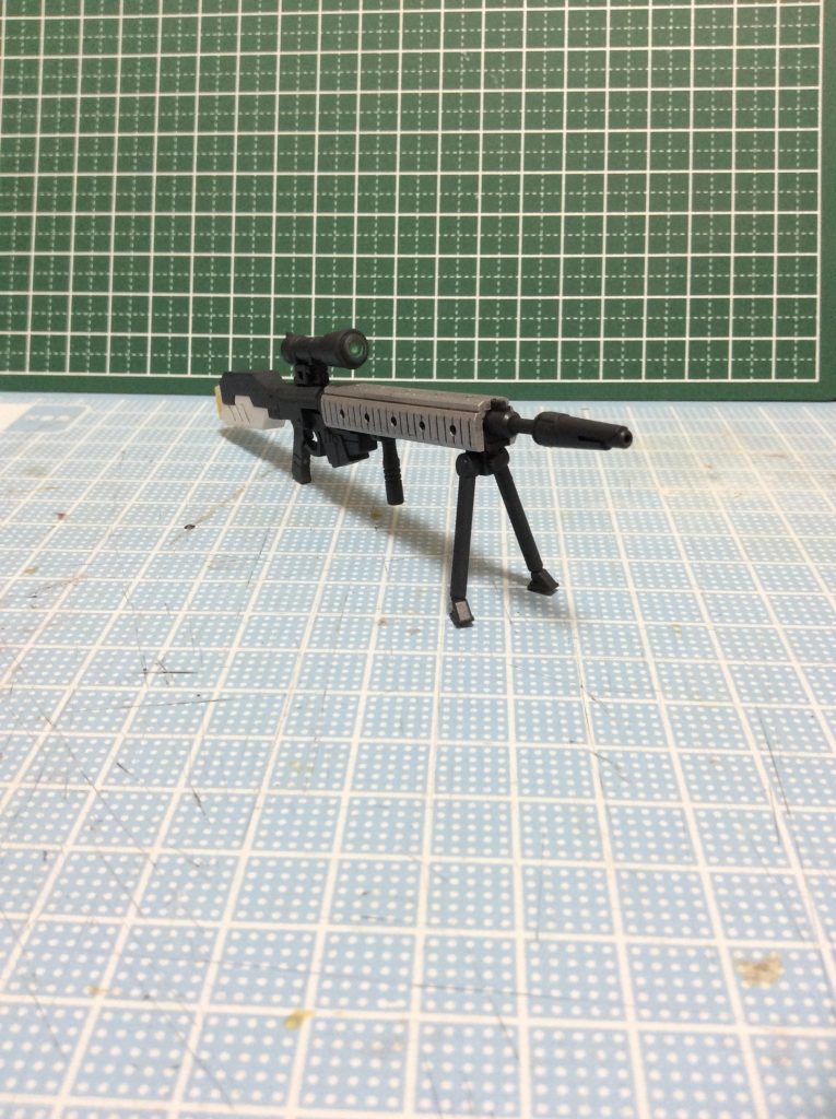 サイト部分は少し削ってUVレジンを流してみました