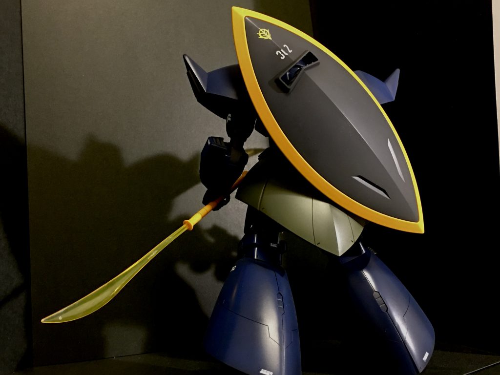 シールドは背負っていた方がらしいかもですね。