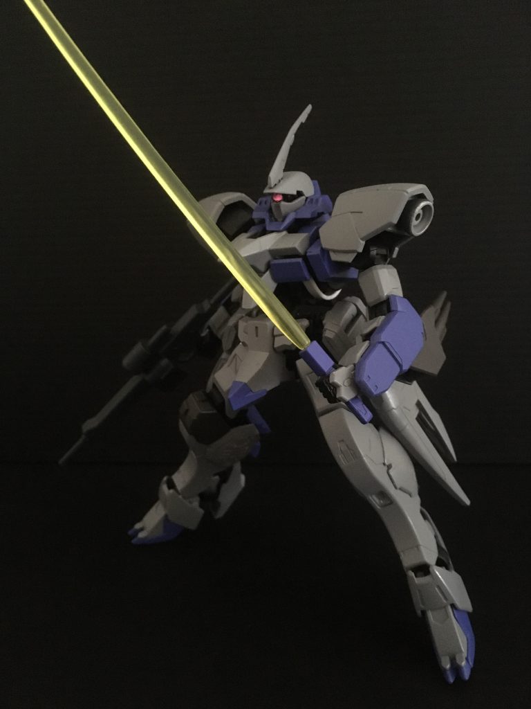 宇宙世紀0088年、ローカル社は、ニュータイプ専用機「アルバートルス」の開発に成功する。本機は、ローカル社製で2番目にあたる「バイオセンサー搭載機」であり、AELガンダム「カドゥケウス」の戦闘データから、新規フレーム採用や、駆動系の見直し、耐ビームコーティング等、開発過程において大幅な改良が加えられたハイテクノロジーMSとして仕上がっている。