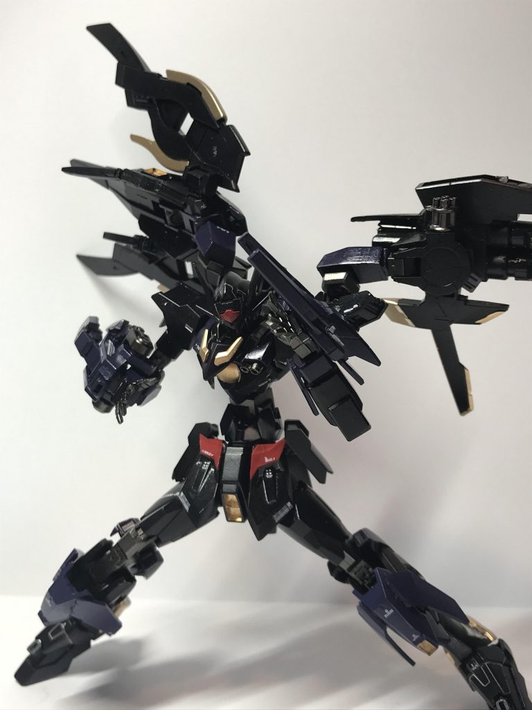 本機の最大の力 リミッター解除!
この形態になると超近接格闘となる
スピードなども大幅にupし一瞬で間合いを詰めてくる。