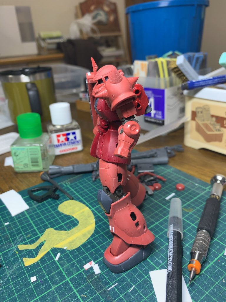 s字立ちができるように腰を前のめりに延長し改造しました。