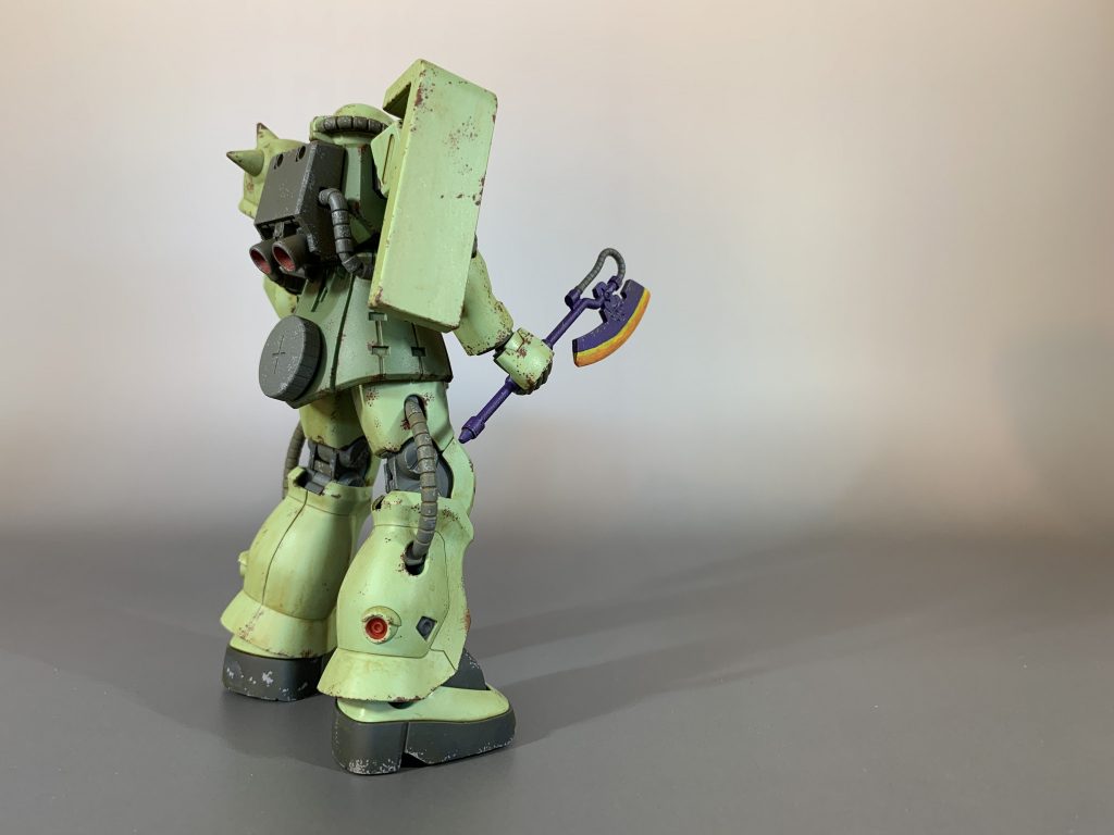 ウォッシングは油絵具を使用。チッピングはエナメル塗料でオキサイドレッドっぽい色を調色してスポンジスタンプしました。