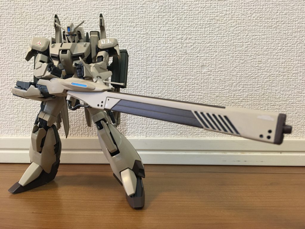 なんとなくスマートガンの砲身を変えたく、プラ板とかで作ってみました、が、なかなかイメージ通りにはいかず…。修行が必要と痛感。