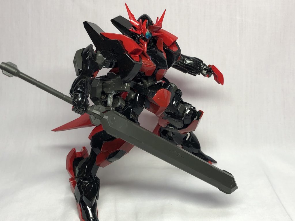 武装はソードメイスとオリジナル武器のミニマグナムです
中に磁石を仕込んでいるので腰部に装備できます