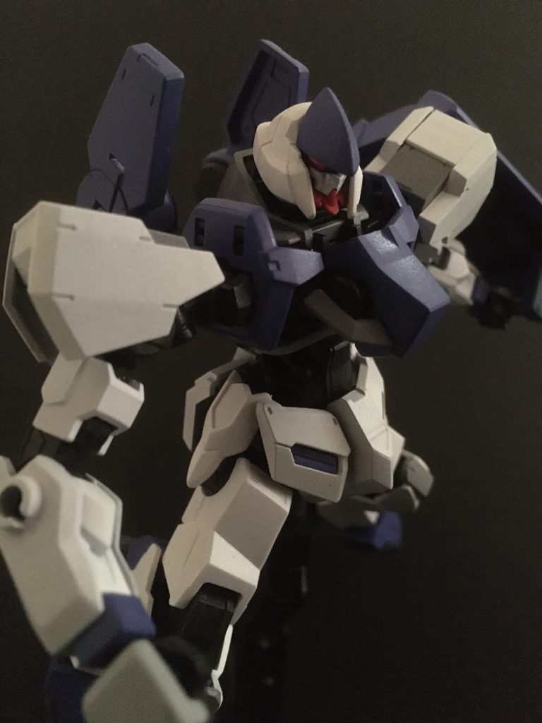 AEL設定⑦
ローカル社には、社長はじめ多くの日系スペースノイドが在籍しており、自社開発のビームソードは「日本刀」、高振動マチェットは「山刀」がモチーフになっている。