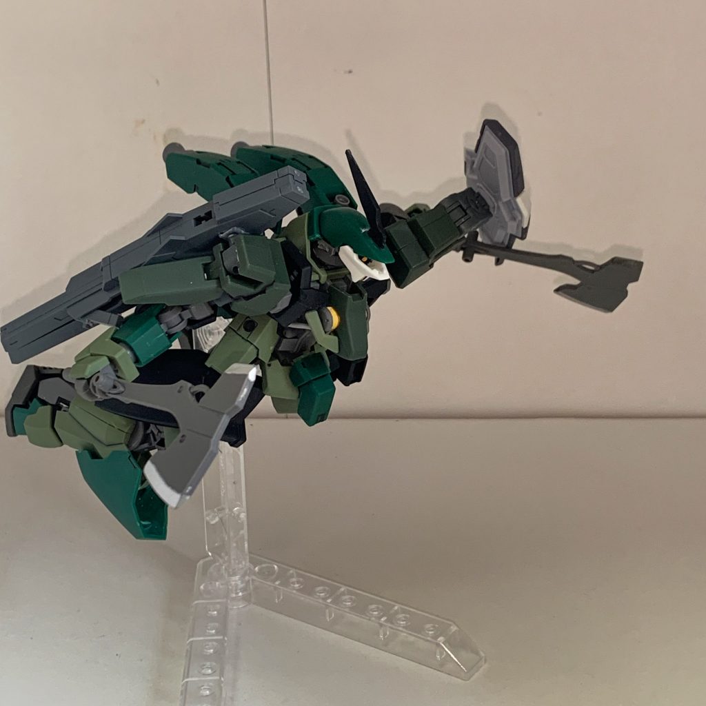 格闘装備はグレイズのバトルアックス