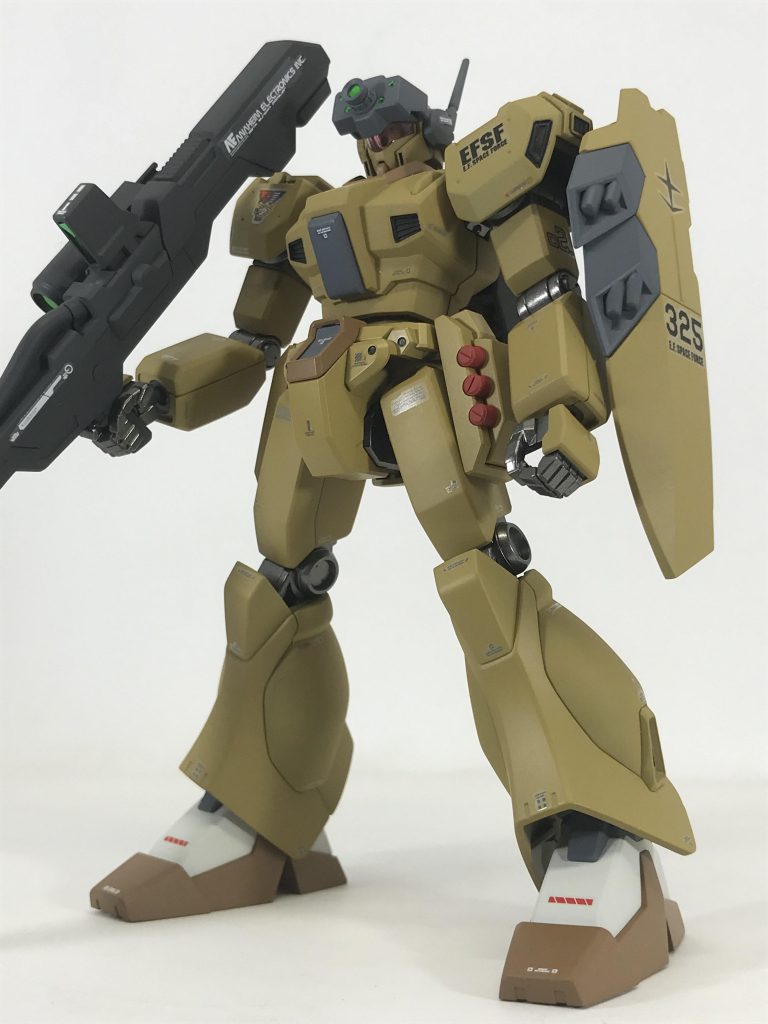 2号機(機体No.325)の紹介。ヘッドパーツにコンロイ機のパーツ(ズームカメラ付き)を流用し、リゼルのロングビームライフルを装備させ、スナイパー仕様にしました。