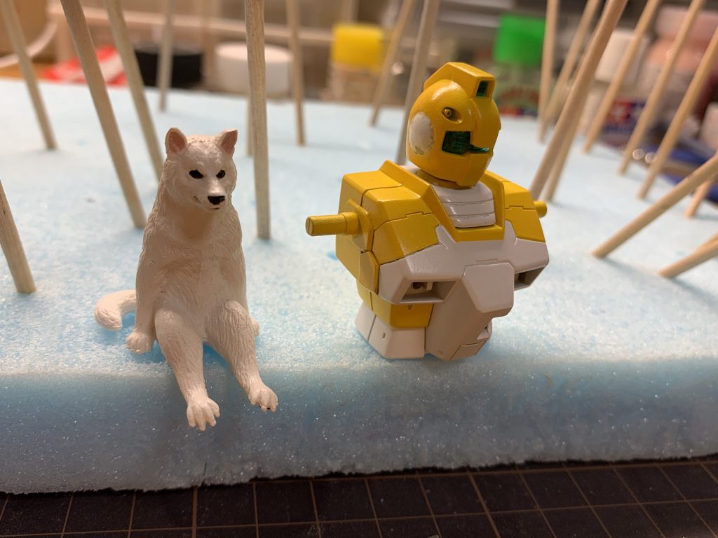 サーフェイサーを吹いてから塗装をしました。白い部分はMr.colourのホワイト単色、グレーの部分はホワイトにブラックを少々、黄色はMr.colourのイエローとキャラクターイエローとホワイト少々です。
今回下地をグレーで白や黄色を塗装してしまったので綺麗な黄色になりませんでした。
ここまで読んでくださってありがとうございました(*´ω`*)
今回の反省を生かして、次に臨みます٩( 'ω' )و