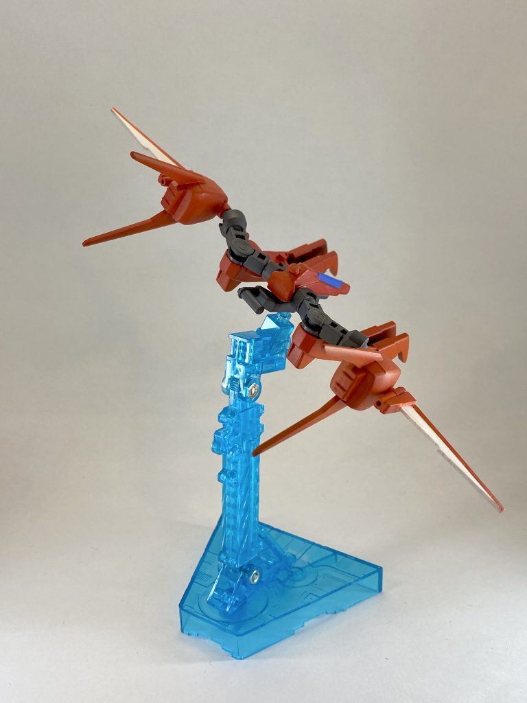 こちらは支援機のアドバンスブースターです。ウイング部分はプラバンで自作しました。