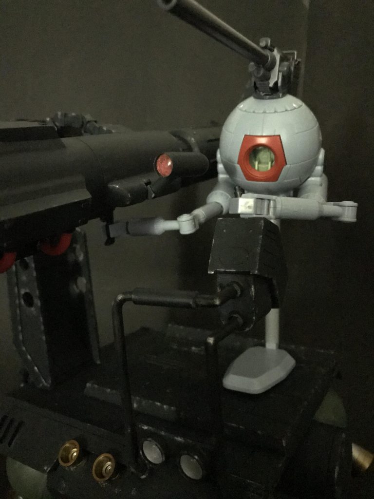 きちんとトリガーと操作レバーを握ってます。