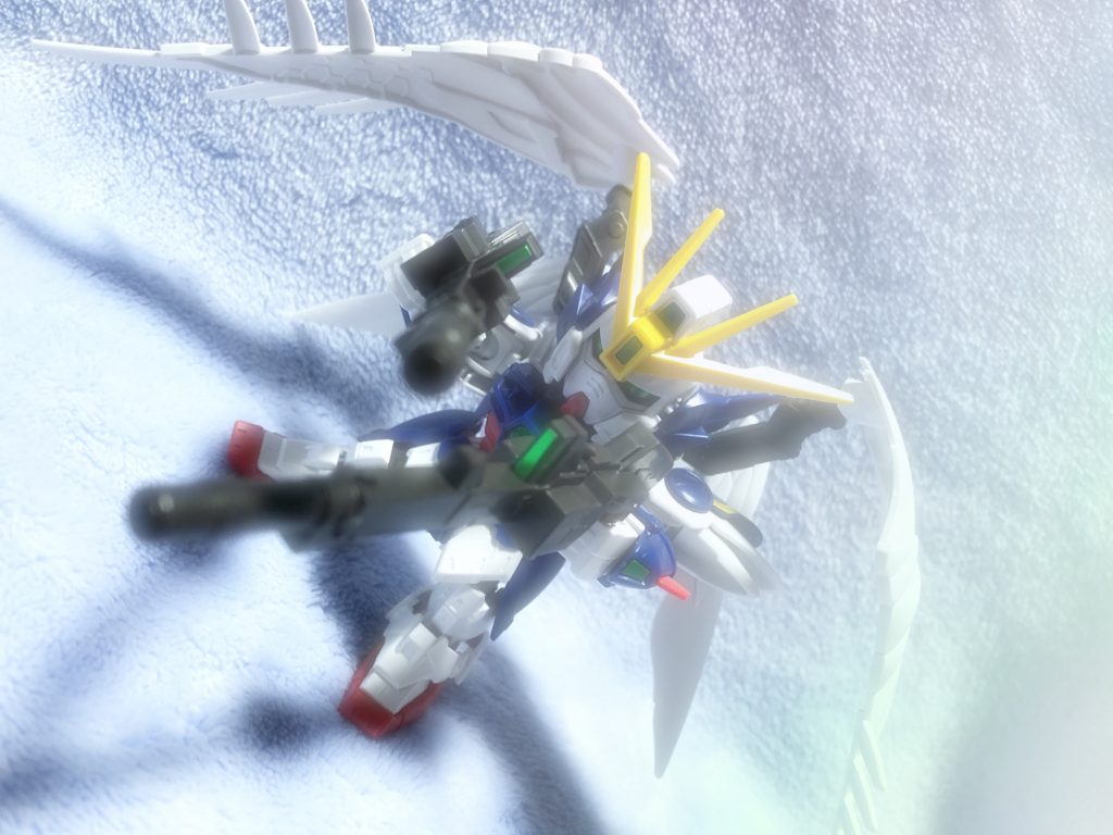 こちらは違うポーズで両手撃ち！