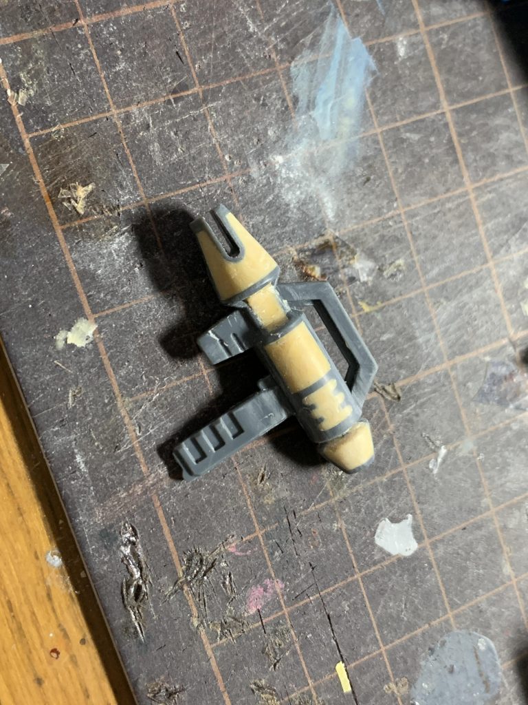 ビームスプレーガンの肉抜きを埋める作業はなかなかキツかったです笑