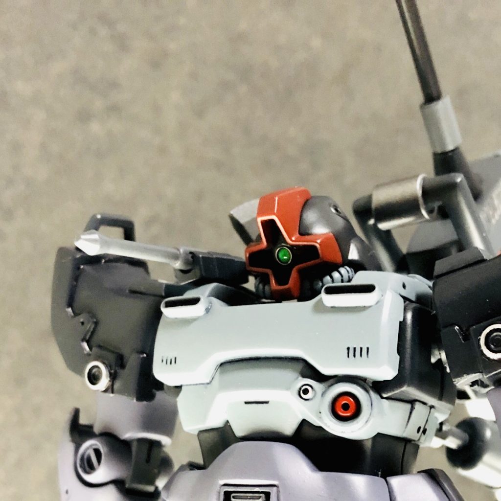 モノアイは初めて金属パーツを仕込みました。
製作自体はそこまで難しいことはしてません、いつも通り目消し・表面処理中心です。
こだわった点はつや消し剤を調合して吹いたところです。仕上げは結構綺麗に吹けたので大満足( ´∀`)
以上、最後まで閲覧していただきありがとうございました!
次回もよろしくお願いします(*´꒳`*)