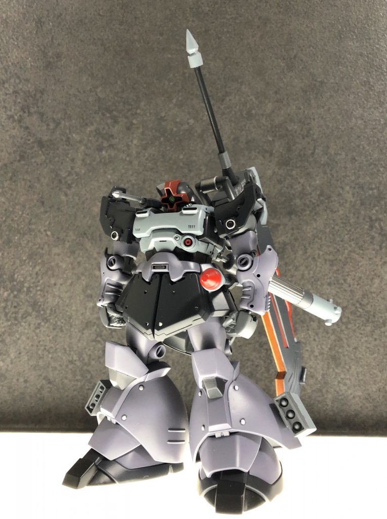 front
今回はHGUCリックドム Ⅱとガレキのカスタムパーツを組み合わせて製作しました。
ガレキつくるのは初めてだったので、面処理とか接続とか大変でしたね💦