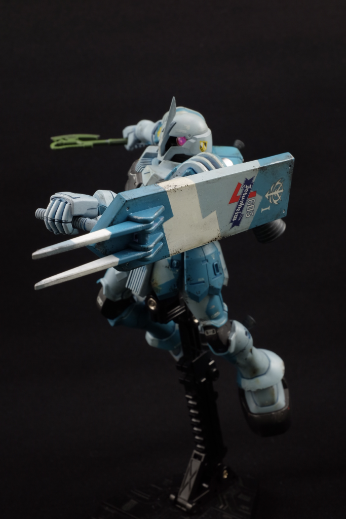 ウェザリングは初めてでした。チッピングはつまようじです。地上での運用をイメージしてます。経年と共に汚しを増やしていきたいですね。キットとの良い付き合いだと思います(やらないやつ)