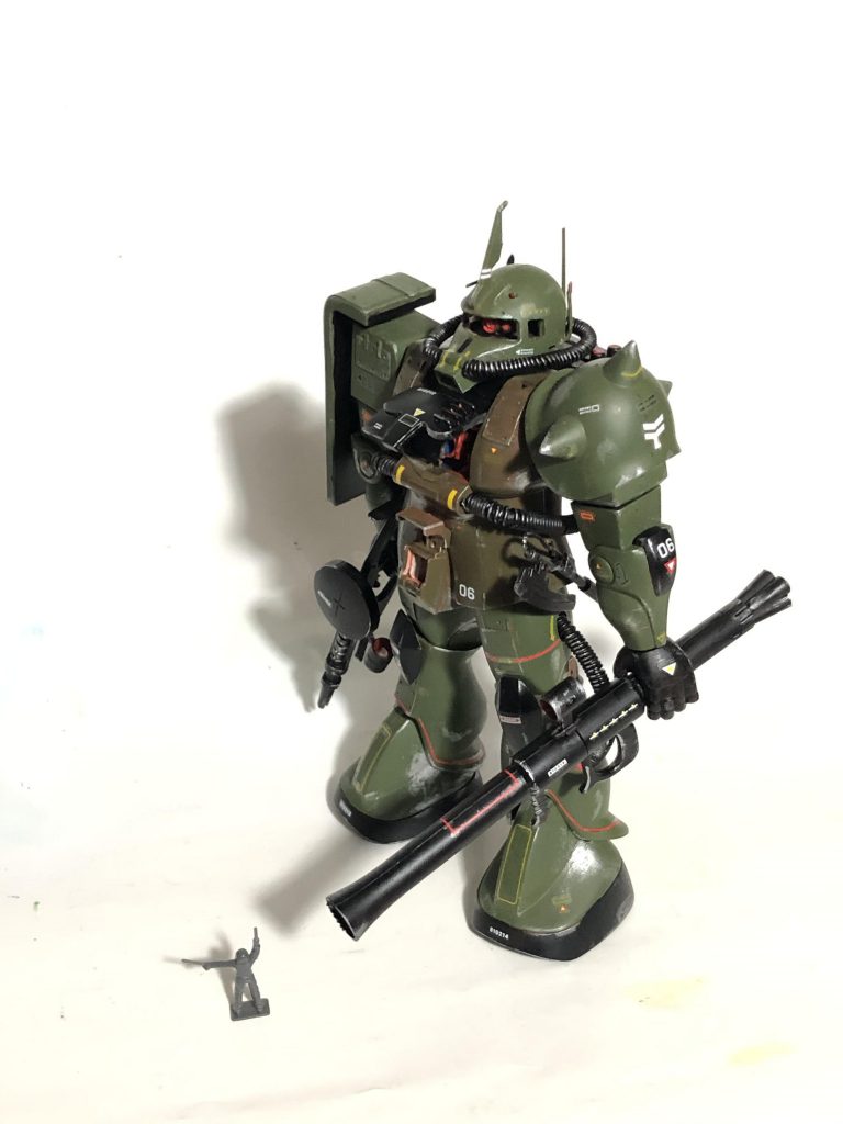 ななめ

スタイルは直さず足首と股関節の稼働だけ広げて、各種パイプは定番のアルミ線グルグル巻きにて作りました。