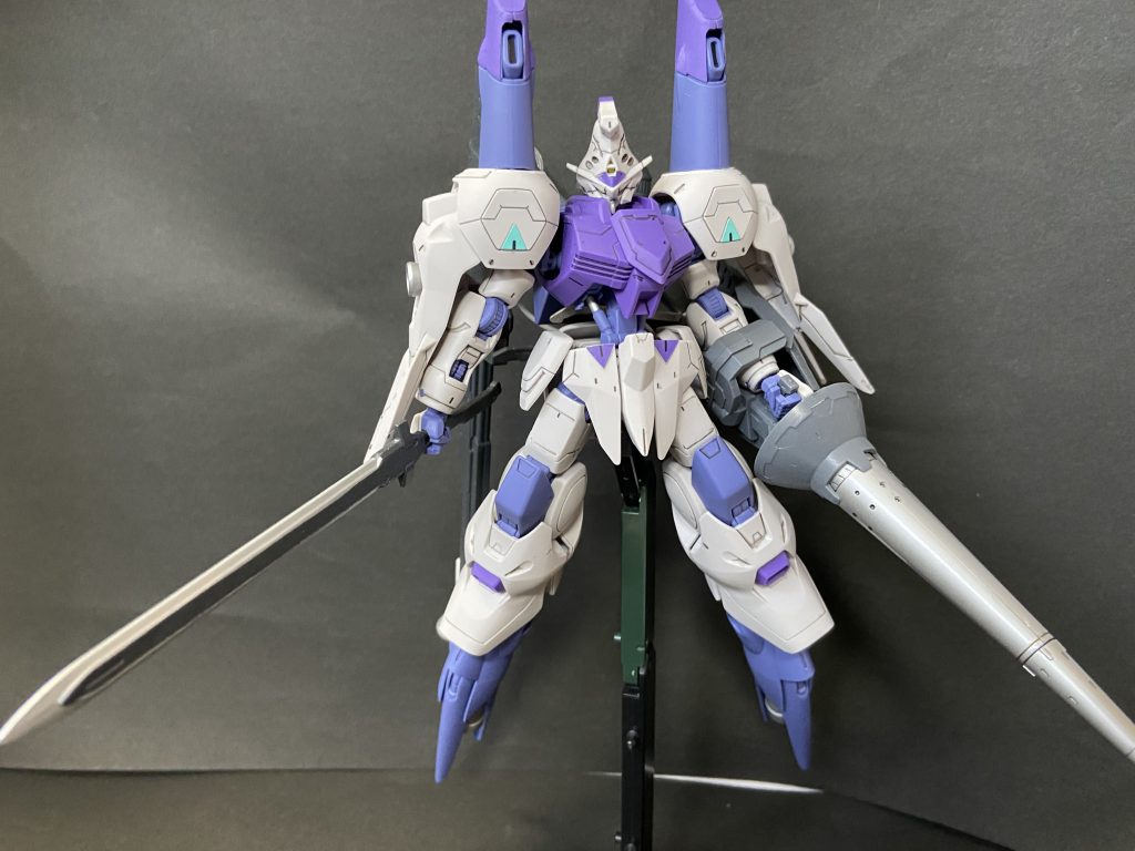 バトルソードと試作バトルランスで
武器も長い、脚も長い、ついでに肩も長いので撮るの大変
以下、製作過程を