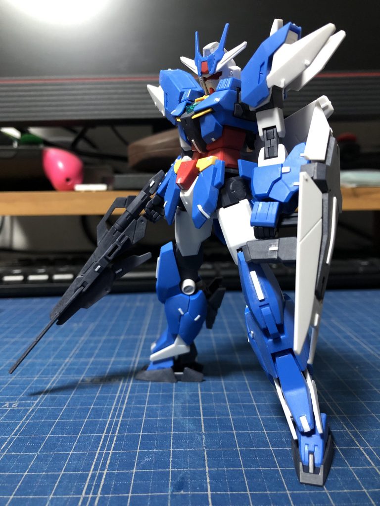 プラ材張り込みでディテアップと頭頂部センサー改造。