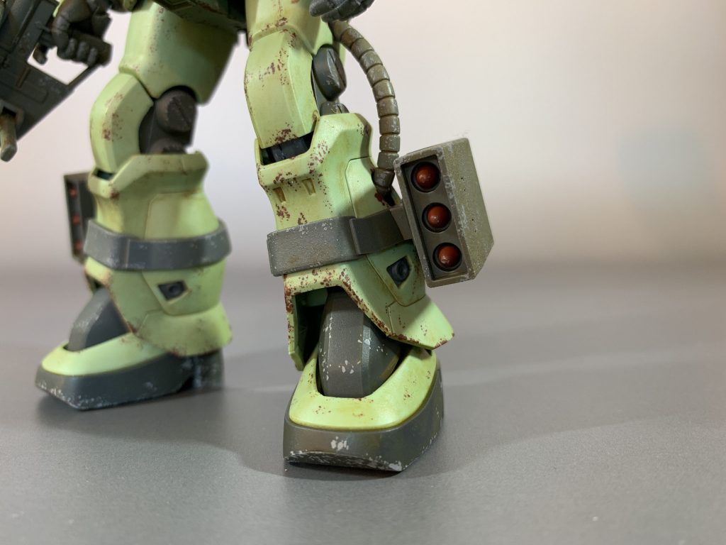 素組み表面処理後にトップコートし、ウォッシングしてスポンジスタンプチッピングして完成。