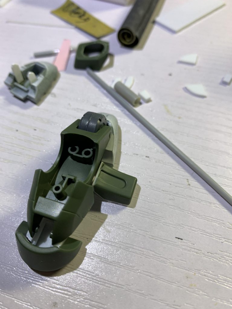 余剰の足パーツとすねパーツから作成