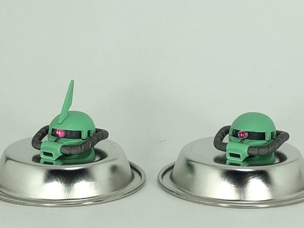 頭部は2タイプ。ノーマルと指揮官機では、モノアイの改修手法が異なります。