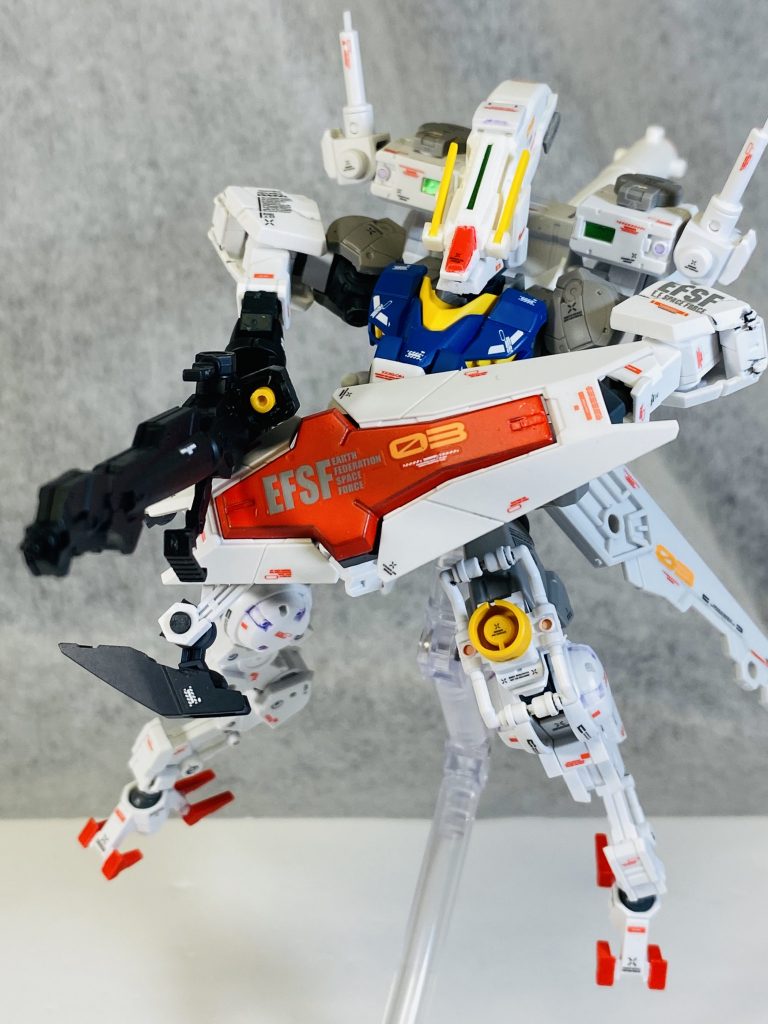 製作内容としては　両肩から前腕がユニコーン、
胸がレギルスとヴァーチェから。頭部はＳＤパーフェクトガンダムの何かから。あとタンクとバインダーはガンプラビルダーパーツから。

ガンプラ率35%ぐらいでしょうか？