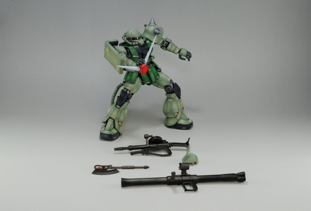 久々のMGですがシャア専用のS型（量産型カラーです）となります。