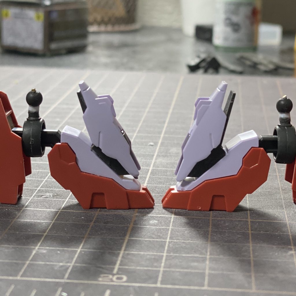 左が改造後
右が改造前

取り付け角度が鋭角になった方がカッコよくありませんか？（自己満）