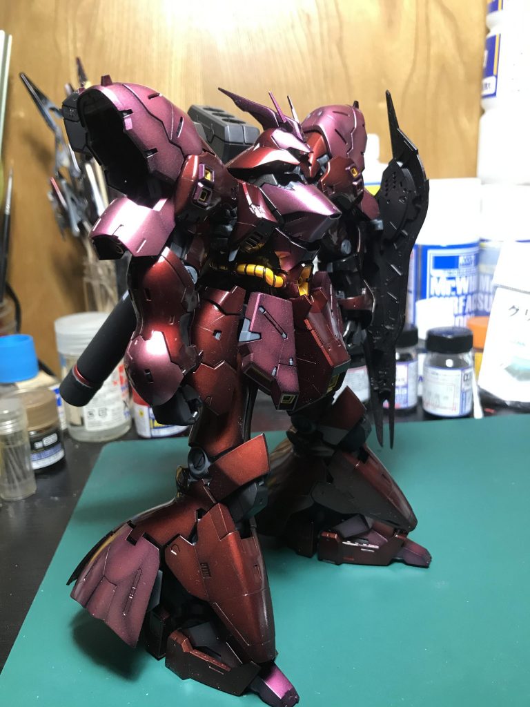 色をシャア専用をイメージでキャンディーピンクとキャンディーレッドでバランスを考えて塗り分けしてみました。