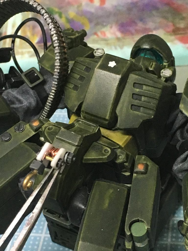 プラ板と真鍮線で製作してます。