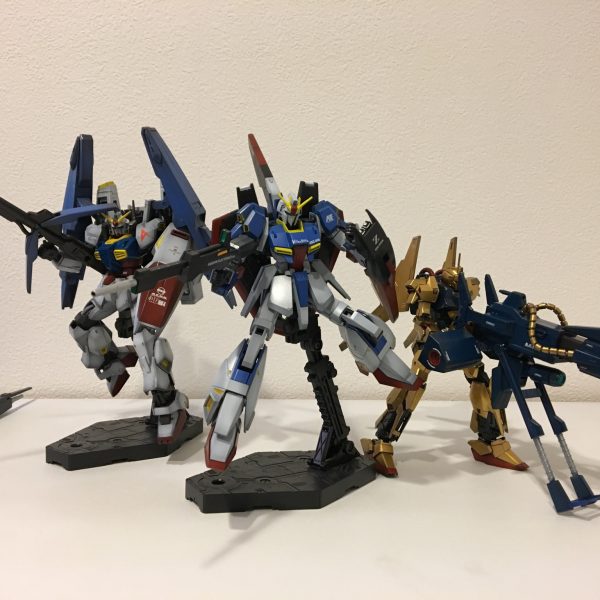 前回のスーパーガンダム の時に乗せた写真に写ってたゼータと百式を今回載せます(^^)