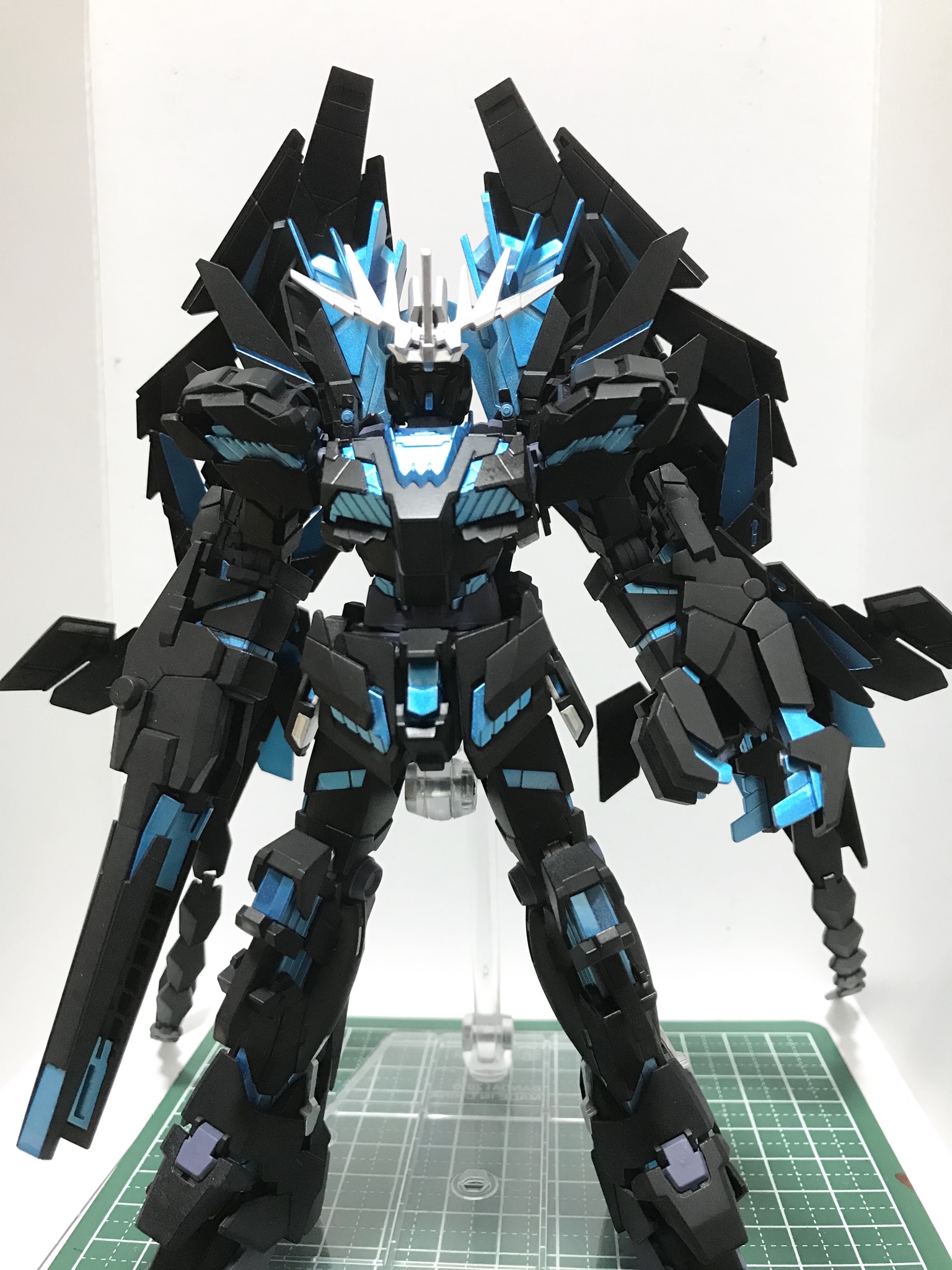 RG バンシィ・ペルフェクティビリティ 全塗装完成品 - プラモデル