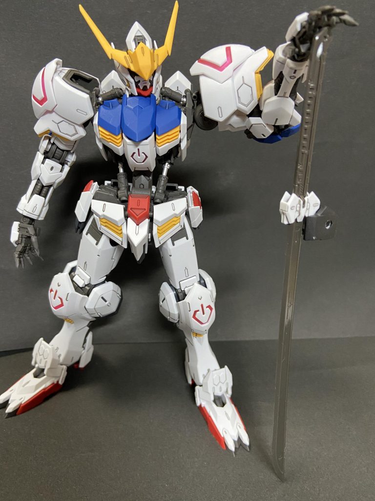 太刀
バルバトスの全高くらいあって迫力満点