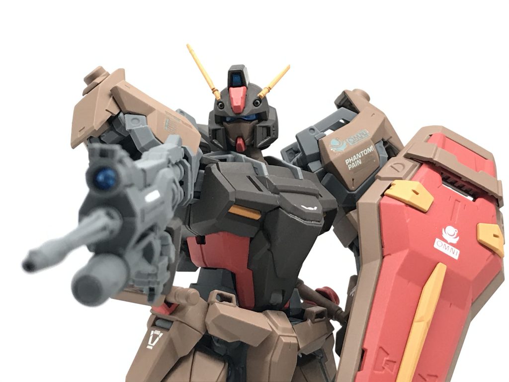 ほぼ頭がダガーっぽいだけの機体なんで、ダガーというより08小隊のジム頭な陸戦ガンダムに似てますね