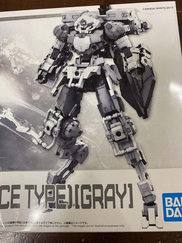 コレ！！　パッケージ写真で申し訳ない。

ポルタノヴァ宇宙用！

バンダイさん、なんちゅう飛ばしたキット出してるんですか！？　カッコ良すぎです。

発端は息子の買ったこのキット。完成品を眺めていたら、まあカッコイイ！！鳥脚サイコー
で気付いた訳ですよ。コイツイジって、トリコロールにしたらガンダムに見えるのでは！？って。

で、その後こっそり買いに行きました。