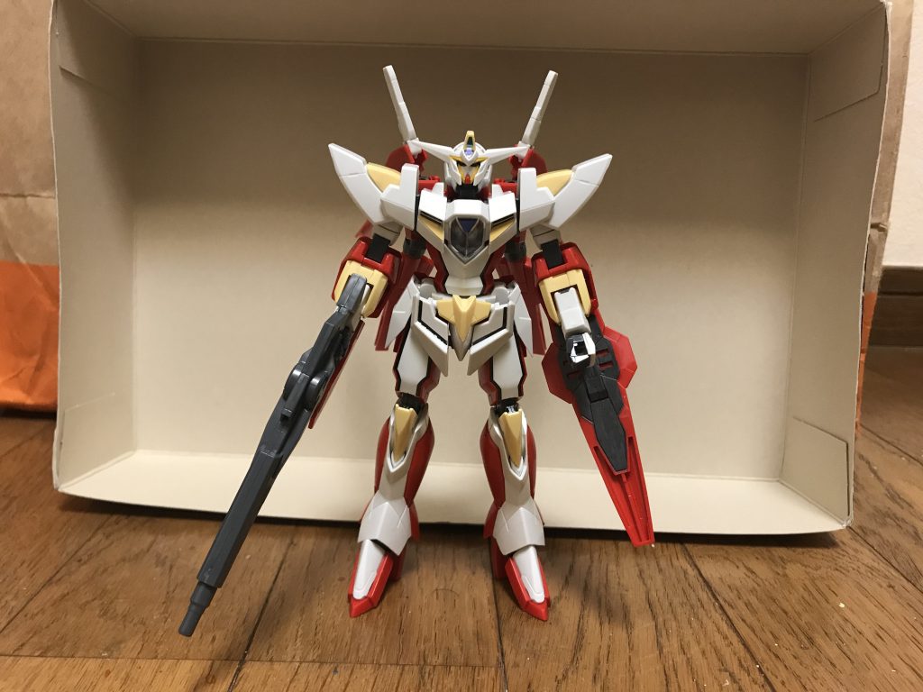 機体名:リボーンズガンダムブラッドエボリューション全高:ガンダムモード時23.3m(キャノンモード時21.8m)重量:19.1t完全独立教育研究機関「学園都市」が、「DG細胞を用いないMS」というコンセプトを基に、独自に製造・開発していた超高性能MSで、コンセプトが真逆のアルケインガンダムエレキフロッグとは、同時期に開発が進められていた兄弟機でもある。機体の前後を反転させる事で、白兵戦形態「ガンダムモード」と、砲撃戦形態「キャノンモード」の2モードに変形する事ができ、基本形態はガンダムモードとなる。略称は、リボーンズBEV。