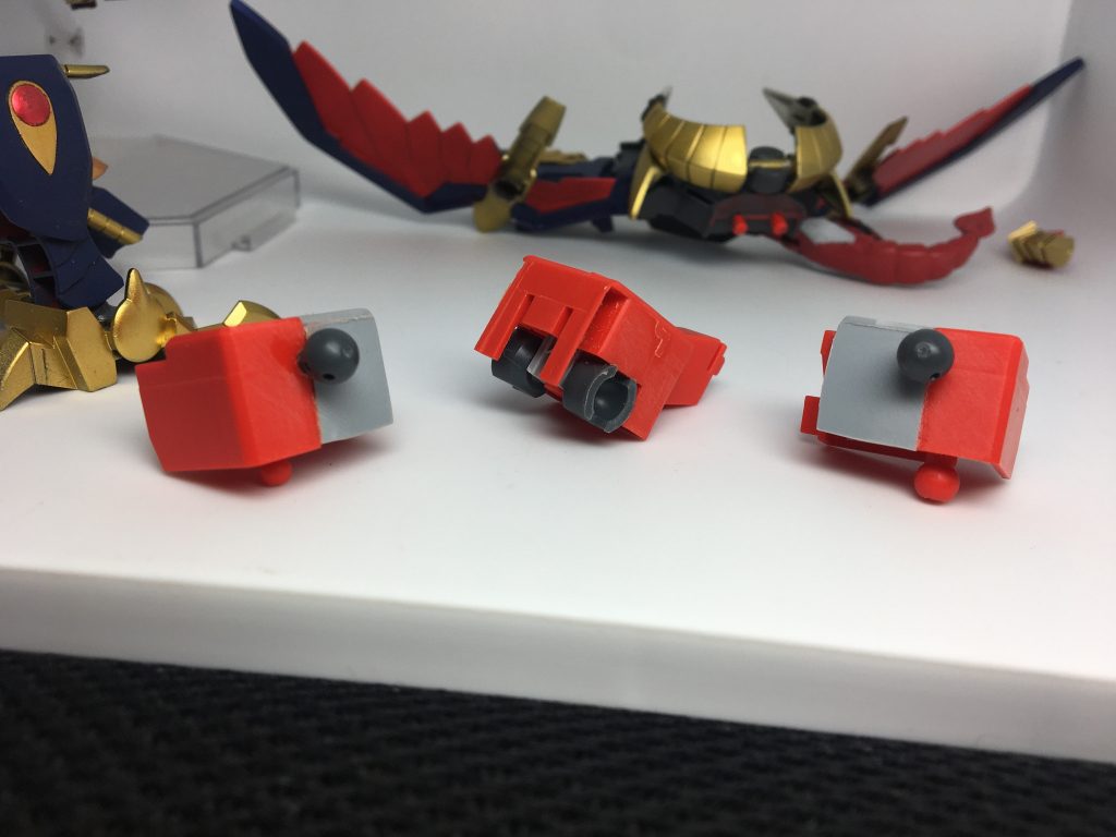 ミニドラゴンも姿勢を変えられるようボールジョイント仕込んでいます。