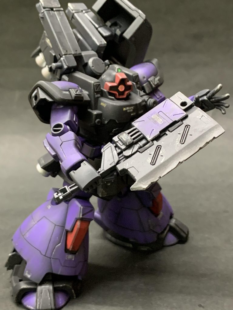 超大型ヒートソードが破損しても手元の部分がオノとして使用可能