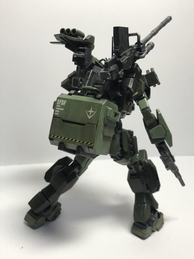 180ミリキャノン砲撃!!
左のレーダーで索敵して砲撃をします
(この写真だと左がキャノンですが)