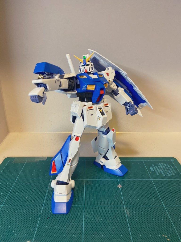 ガトリングガンは先をゴールド塗装しました!
ライフルではなく、ガトリングガンがしっくりきます👏