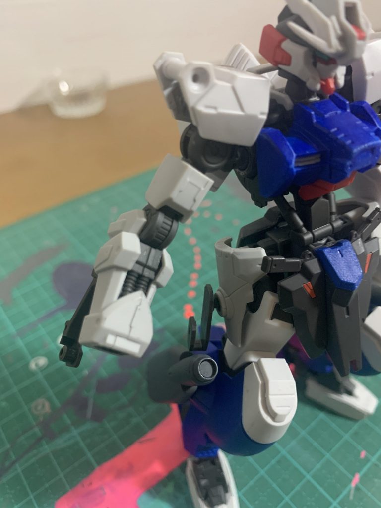 んでγナノラミネートソードをメインにするので右碗部をリナシメントの余りパーツから製造
この時点で左碗部はアスタロトの青い碗部にすることを決定