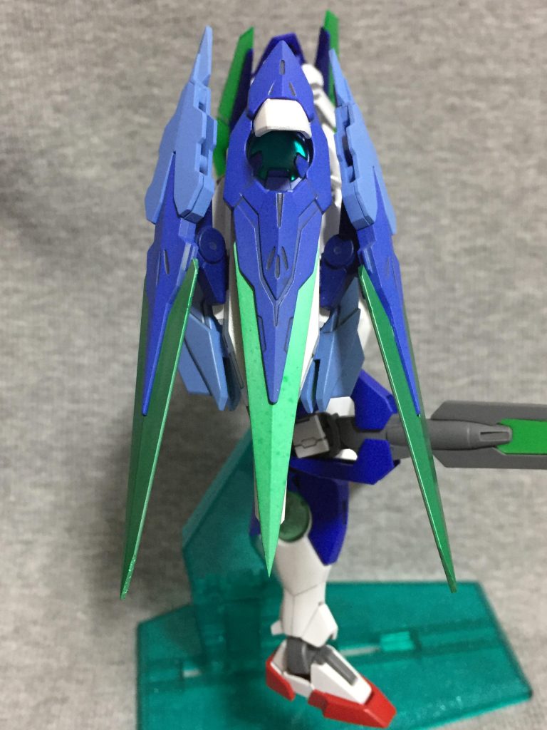 裏設定
シェリリンとフェルトは親友同士だと知り、フェルト自身が刹那を心配していることを相談していたりするのでは？と想像しました。
追加オプションのカラーリングはトレミーを参考にしており、型式のTBにはトレミー・バックとしての意味があります。
『背後にトレミー』＝『仲間がいる、帰る場所がある』ことを刹那に意識させることが目的です。
ちなみに僕はOOPが好きで笑顔や幸せそうなフェルトを見ると泣きそうになります。
なのでもし絵師さんがおられましたら是非笑顔の、幸せそうなフェルトを描いて頂きたい…！