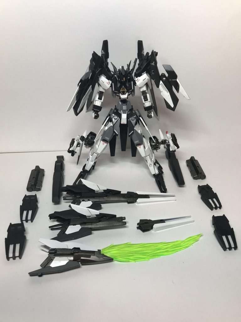 ここから追加パーツです!!
まず2連ドッズライフルに新たにバレルが追加されます!
そしてビームソードも追加されます!
さらに更にミサイルやスラスターなども追加されます!
これはありとあらゆる戦況に応じて対応するための装備です。