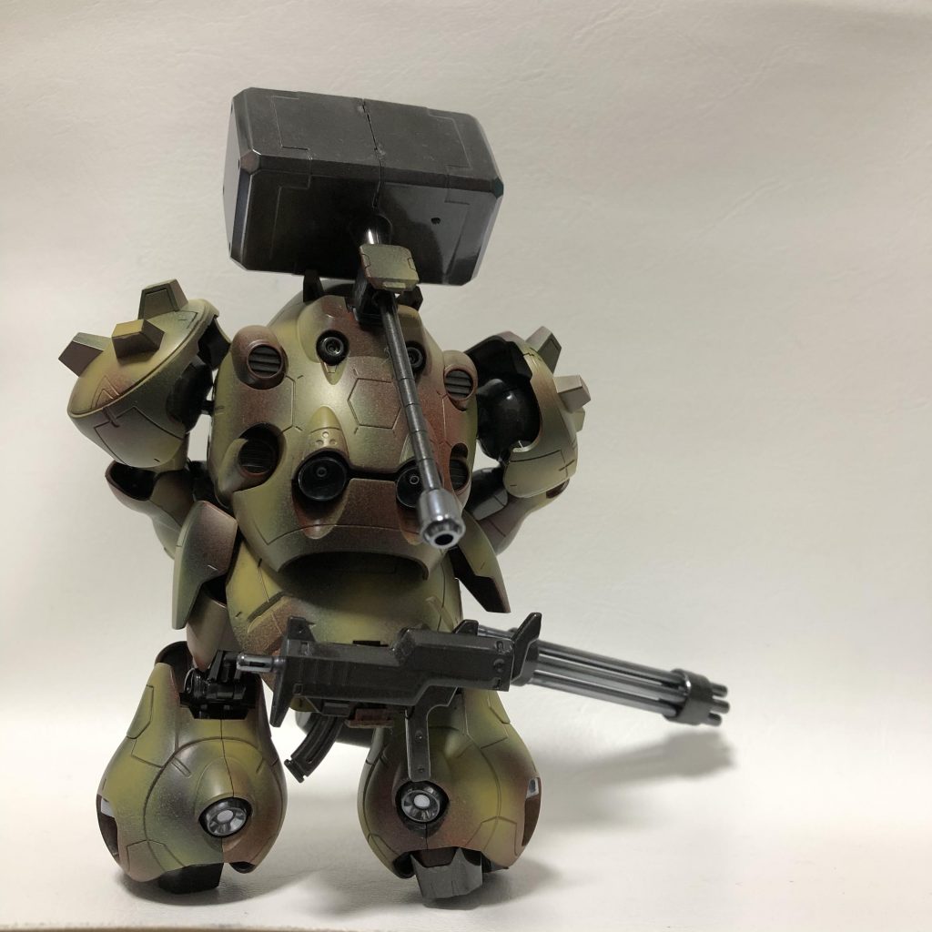 グシオンの機体を迷彩にしたら、グッと重厚感が増した気がします。
