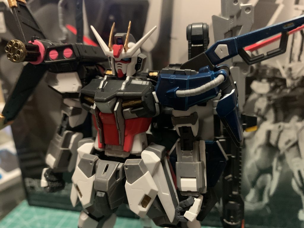 本体自体はイメージ通りといった感じですが……